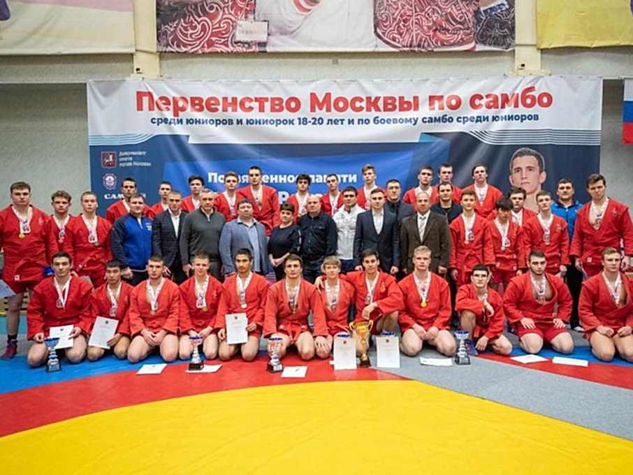 Первенство Алматы по самбо среди юниоров и юниорок 18-20 лет и боевому самбо прошло в 